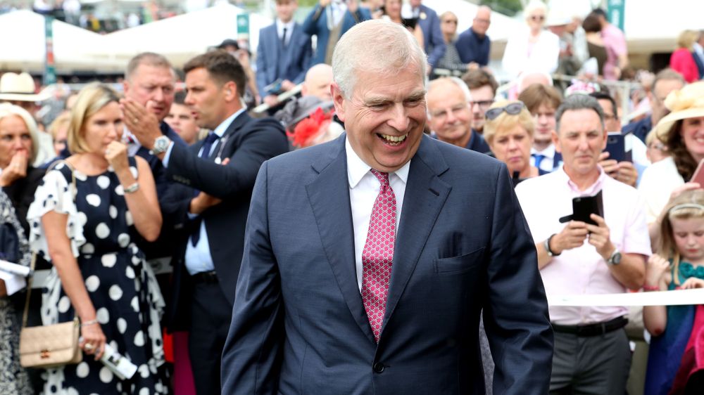 Princi Andrewovi hrozí vystěhování. A z čeho vůbec žije? ptají se v Británii